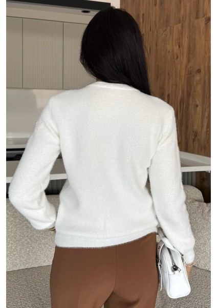 Kadın Çiçek Baskılı Taşlı Sakallı Triko Kazak (S-M-L Beden Uyumludur.) P-00018050 fırsatları