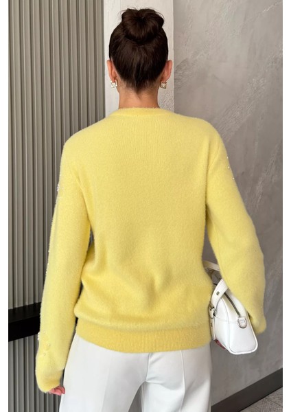 Kadın Çiçek Baskılı Taşlı Sakallı Triko Kazak (S-M-L Beden Uyumludur.) P-00018050 indirimleri