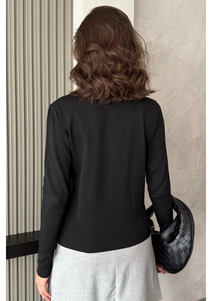 Kadın Bisiklet Yaka Çiçek Figürlü Triko Bluz P-00018056 indirimleri