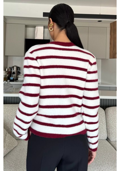 Kadın Çizgi Desenli Gold Düğmeli Yumoş Triko Ceket (S-M-L-Xl Beden Uyumludur.) P-00018070 indirimleri