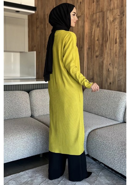 Gold Düğmeli Kendinden Çizgi Desenli Tesettür Triko Hırka P-00018361 fırsatları