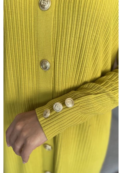 Gold Düğmeli Kendinden Çizgi Desenli Tesettür Triko Hırka P-00018361 indirimleri