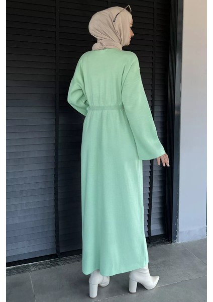 Bisiklet Yaka Çiçek Figürlü Tesettür Triko Elbise P-00018363 fırsatları