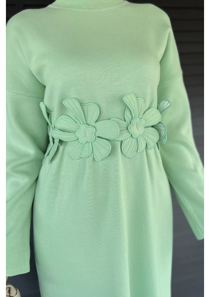 Bisiklet Yaka Çiçek Figürlü Tesettür Triko Elbise P-00018363 indirimleri