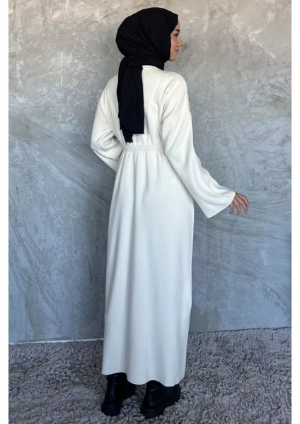 Bisiklet Yaka Çiçek Figürlü Tesettür Triko Elbise P-00018363 fırsatları