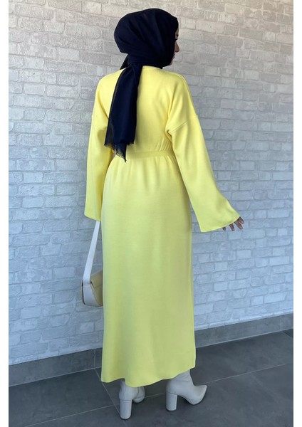 Bisiklet Yaka Çiçek Figürlü Tesettür Triko Elbise P-00018363 fırsatları