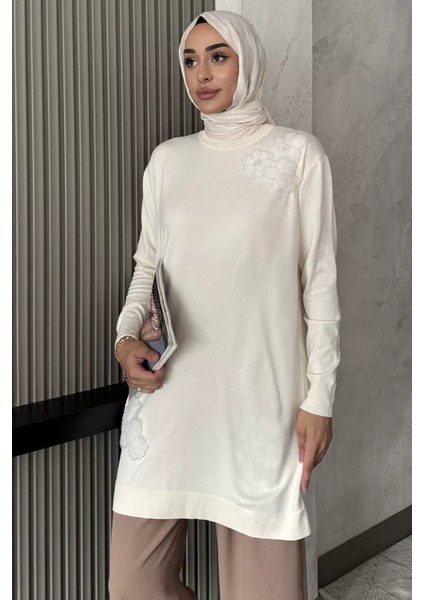 Bisiklet Yaka Çiçek Figürlü Tesettür Triko Tunik (S-M-L-Xl Beden Uyumludur.) P-00018074