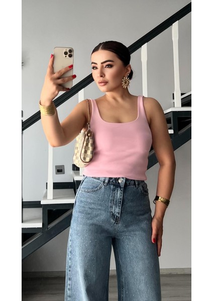 Pembe Kare Yaka Fitilli Askılı Atlet indirimleri