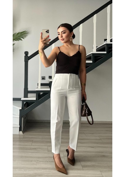 Beyaz Flatolu Pantolon fırsatları
