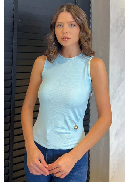 Yan Büzgülü Düğme Detaylı Sıfır Kol Bluz P-00017990 fiyatları