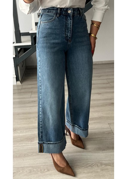 Mavi Paça Katlama Detaylı Jean fırsatları