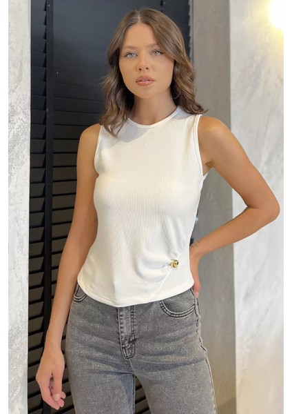 Yan Büzgülü Düğme Detaylı Sıfır Kol Bluz P-00017990 fiyatları