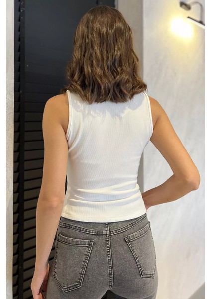 Yan Büzgülü Düğme Detaylı Sıfır Kol Bluz P-00017990 modelleri