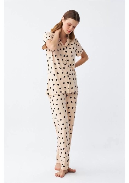 Moda Kadın Krem Rengi Kalp Desenli Önden Düğmeli Pijama Takımı fırsatları