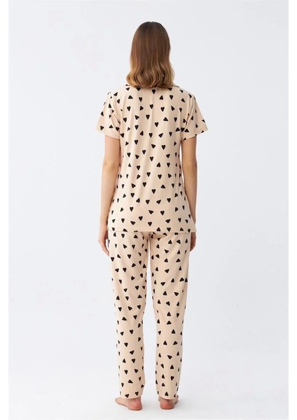 Moda Kadın Krem Rengi Kalp Desenli Önden Düğmeli Pijama Takımı indirimleri
