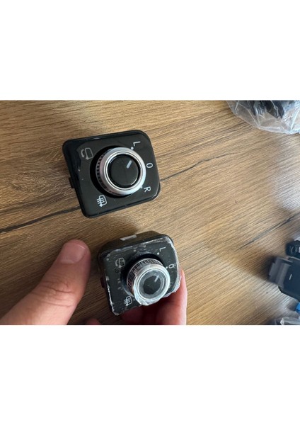 Volkswagen (Vw) Passat B8 Ayna Ayar Düğmesi Anahtarı Ayna Katlamalı Kromlu modelleri