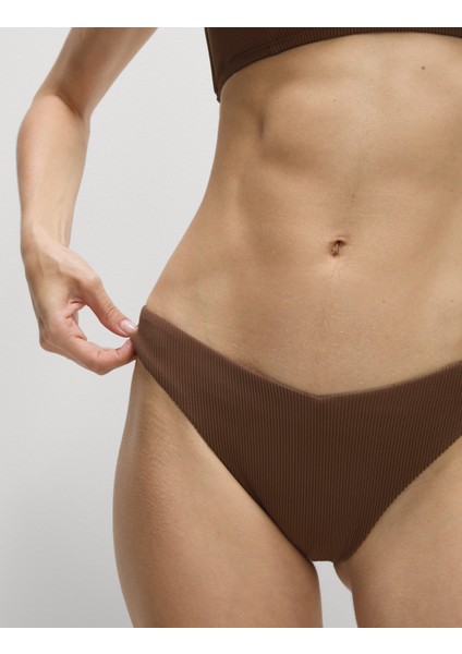 Fitilli Yüksek Bacak Kesimli Bikini Altı