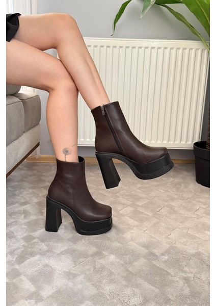 Kadın Sidney Koyu Kahve 12 cm Platform Topuklu Fermuarlı Bot indirimleri