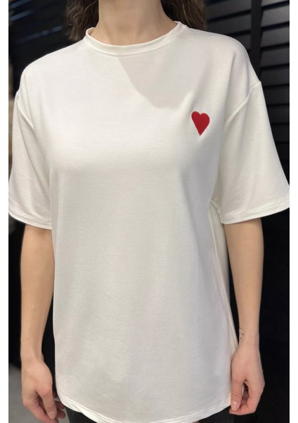 Kadın Bisiklet Yaka Kalp Nakışlı Salaş Tişört P-00016799 fırsatları