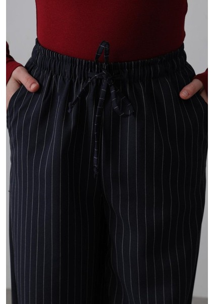 Beli Lastikli Bol Paça Pantolon - Lacivert-Beyaz fırsatları