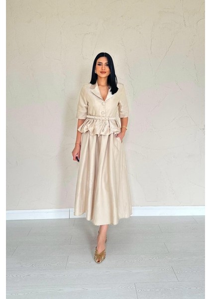 Bej Ince Kemerli Fırfırlı Ceket ve Büzgülü Etek Takım