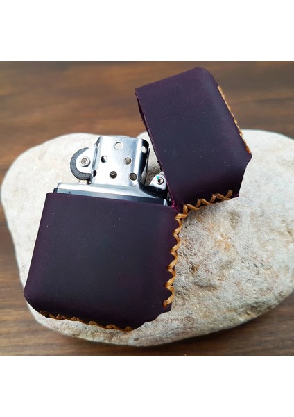 Mor Deri Kılıflı Benzinli Çakmak