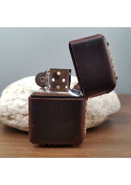 Parlak Kahverengi Deri Kılıflı Benzinli Çakmak fiyatları