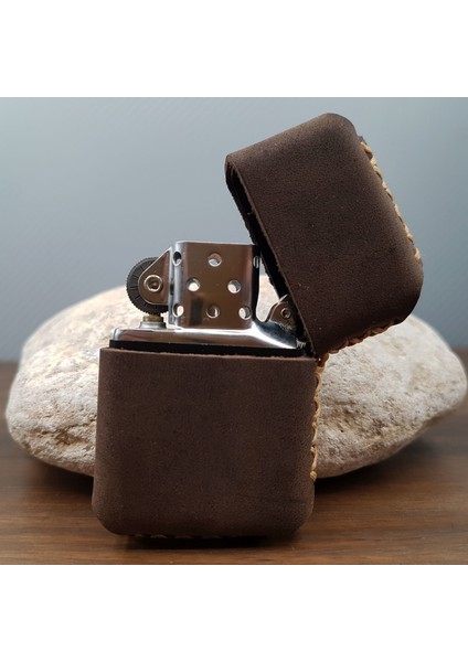 Kahverengi Deri Kılıflı Benzinli Çakmak