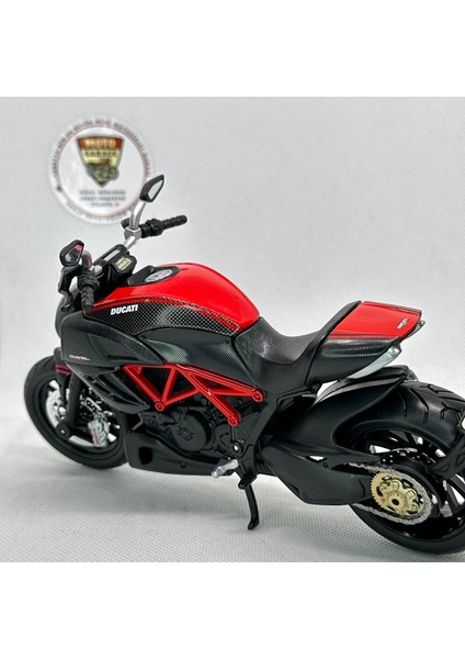 Ducati x Diavel Carbon 1:12 Diecast Motosiklet Model – Lisanslı Metal Maket Oyuncak & Biblo fırsatları