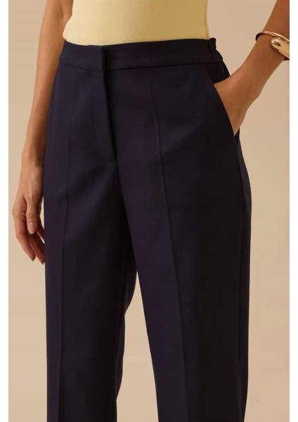 Kadın Klasik Kesim Düz Paça Bilek Boy Pantolon - Lacivert fırsatları