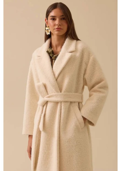 Kadın Kuşaklı Kruvaze Uzun Kaban - Ekru fırsatları