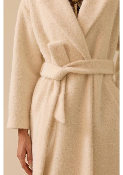 Kadın Kuşaklı Kruvaze Uzun Kaban - Ekru