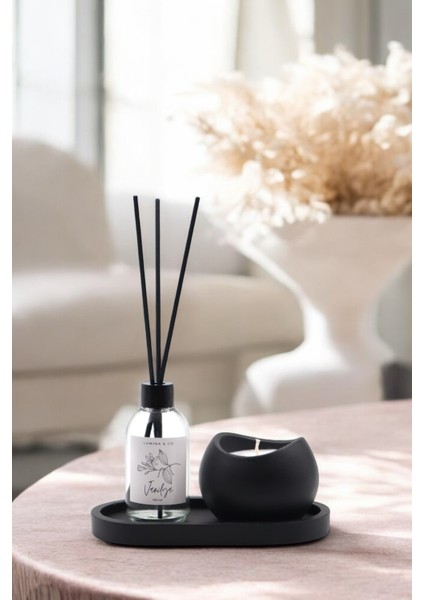 3’lü Oda Kokusu Seti – 100 ml Vanilya Oda Kokusu + Büyük Seramik Mum + Dekoratif Siyah Stand fırsatları