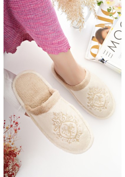 Kadın Ev Terliği Peluş Yıkanabilir Içi Yünlü Kürklü Terlik Misafir Çeyiz Bohça Gelin Terliği