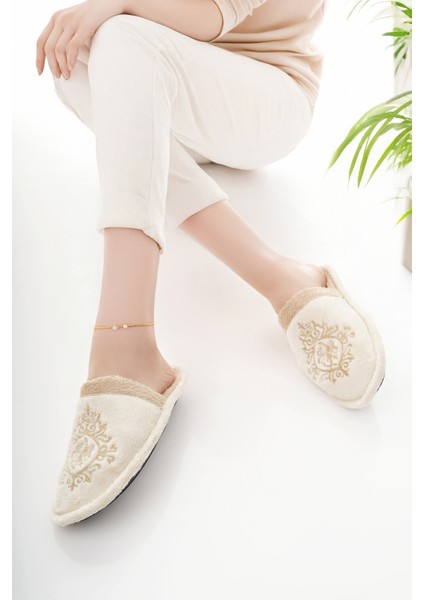 Kadın Ev Terliği Peluş Yıkanabilir Içi Yünlü Kürklü Terlik Misafir Çeyiz Bohça Gelin Terliği modelleri