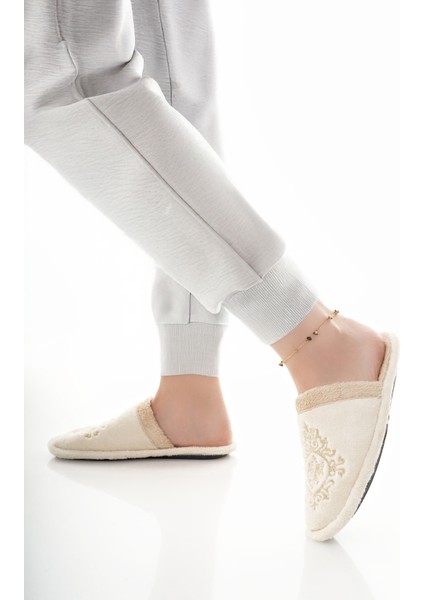 Kadın Ev Terliği Peluş Yıkanabilir Içi Yünlü Kürklü Terlik Misafir Çeyiz Bohça Gelin Terliği fırsatları