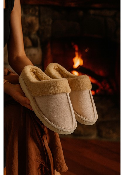 Kadın Ev Terliği Ev Botu Içi Peluş Ev Terliği Sesiz Taban Sıcak Şık Tasarım