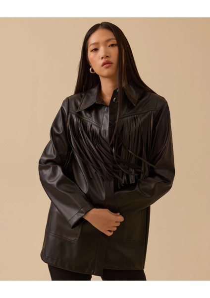 Püskül Detaylı Cepli Suni Deri Ceket-Siyah