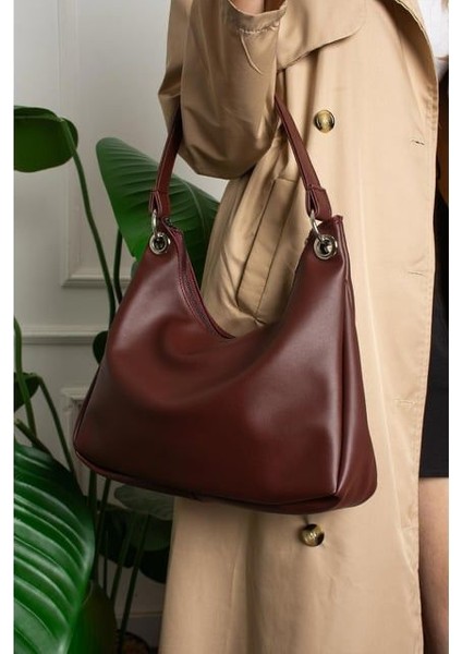 Kadın Metal Aksesuarlı Yumuşak Deri Klasik Model El ve Kol Çantası