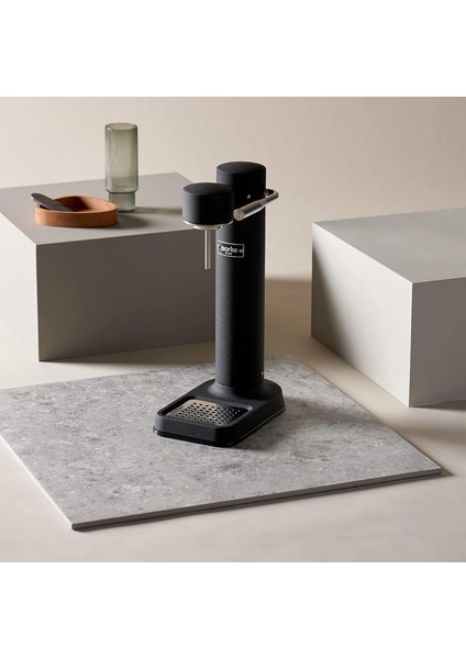 Carbonator 3 Gazlı Içecek Makinesi | Paslanmaz Çelik Soda Makinesi | 800 ml Bpa’sız Şişe Dahil | 60L Co₂ Tüp Uyumlu | Mat Siyah modelleri