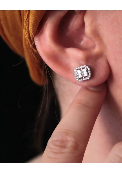 Baget Taşlı Gümüş Küpe