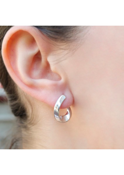 925 Ayar Gümüş Modern Damla Form Küpe fırsatları