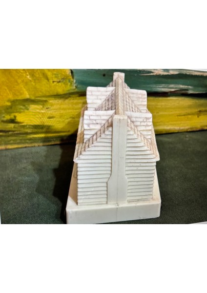 Yapı ve Kredi Bankası Ev Kumbara 10 cm 6,5 cm 7 cm Ölçülerinde