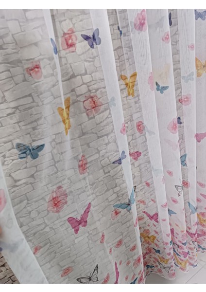 Çocuk Odası Tül Perde Kelebek Desenli 1/3 Sık Pileli Renkli Kelebek Desenleri Ile Cok Hoş Duruyor
