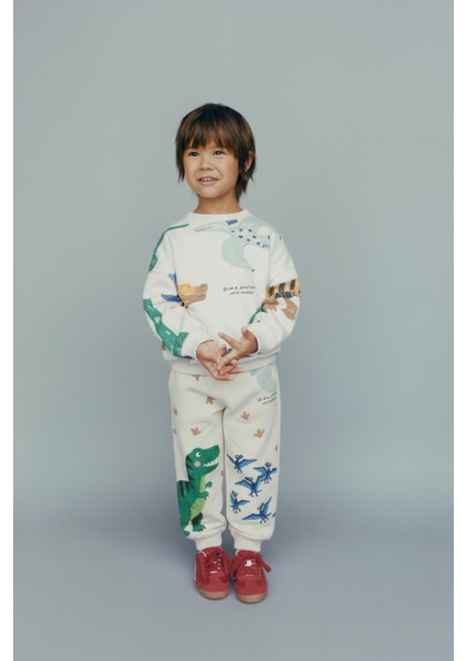 Erkek Çocuk Pamuklu Ekru Dinazor Desenli Sweatshirt ve Eşofman Altı Takım – Günlük Rahat Kombin