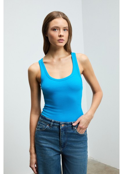 Lıllesol Kadın Fitilli Görünümlü Slim Fit Vücuda Oturan Havuz Yakalı Pamuklu Basic Mavi Atlet
