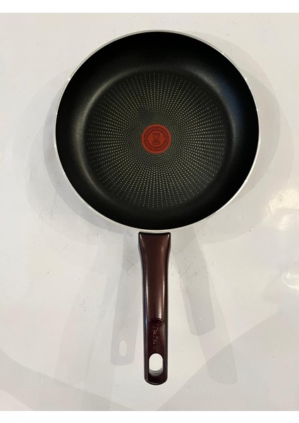 Titanyum Difüzyon Tabanlı 28 cm Kahverengi Tava fiyatları