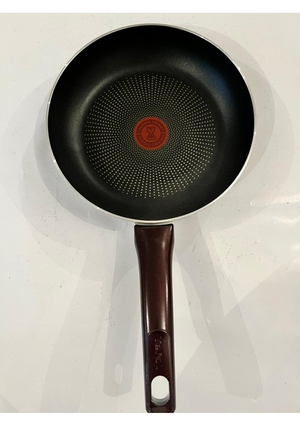 Titanyum Difüzyon Tabanlı 24 cm Kahverengi Tava fiyatları