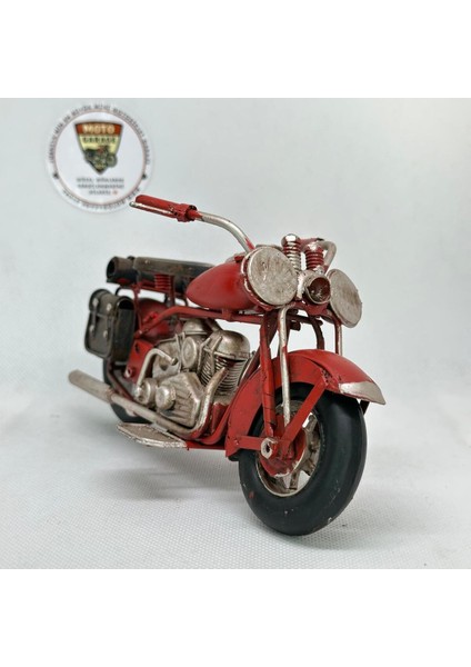 El Yapımı Kırmızı Yan Çantalı Cruiser Metal Motosiklet Biblosu – Retro Figür & Dekoratif Obje