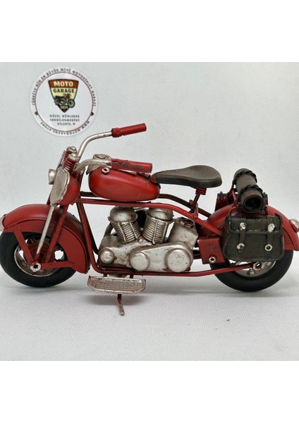 El Yapımı Kırmızı Yan Çantalı Cruiser Metal Motosiklet Biblosu – Retro Figür & Dekoratif Obje